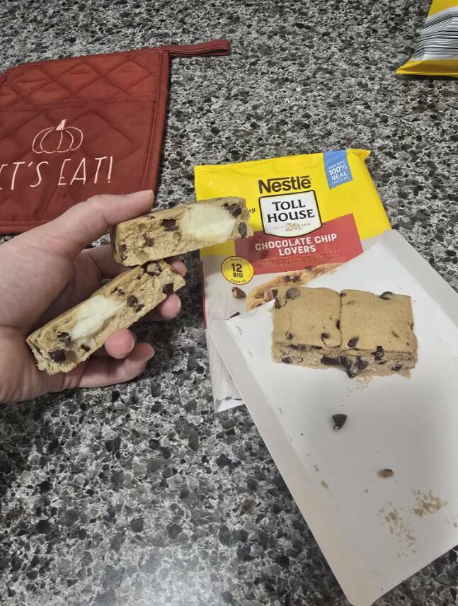 Satisfyingly Subtle Oddities From Everyday Life