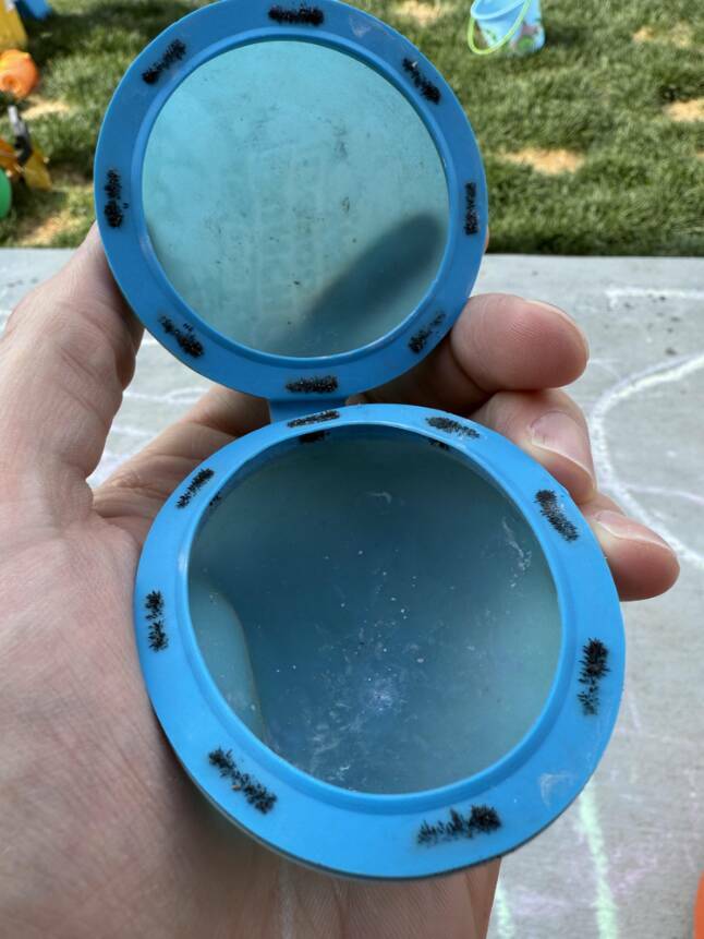 Satisfyingly Subtle Oddities From Everyday Life