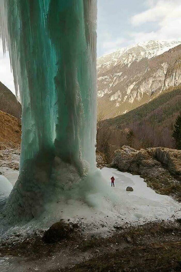 Giant Things That Give People The Creeps