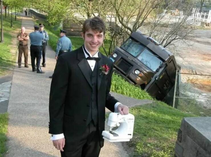 Chaotic Photos That Only Make Sense On The Internet