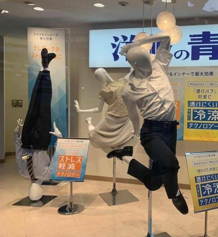 Photos That Shouldn’t Exist, But Somehow Do Photos That Shouldn’t Exist, But Somehow Do