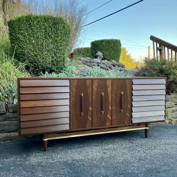 Timeless Mid-Century Pieces That Still Feel Fresh Timeless Mid-Century Pieces That Still Feel Fresh