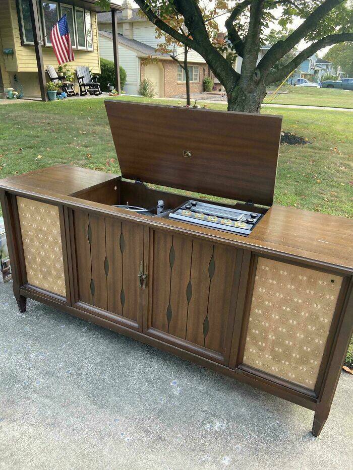 Timeless Mid-Century Pieces That Still Feel Fresh Timeless Mid-Century Pieces That Still Feel Fresh