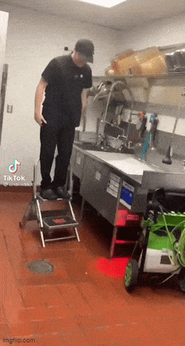 https://img.izismile.com/img/img15/20250516/gifs/daily_gifdump_5004_42.gif