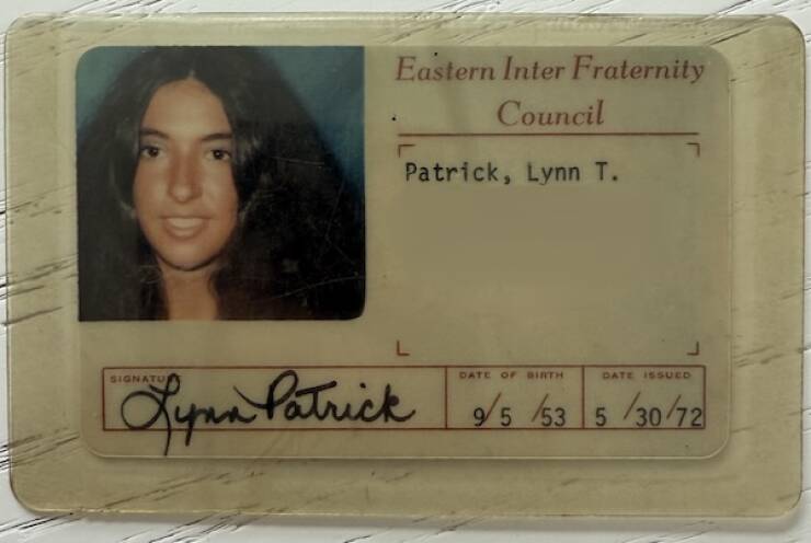 Retro Vibes, Modern Cringe