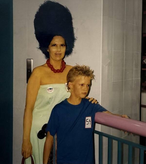 Retro Vibes, Modern Cringe