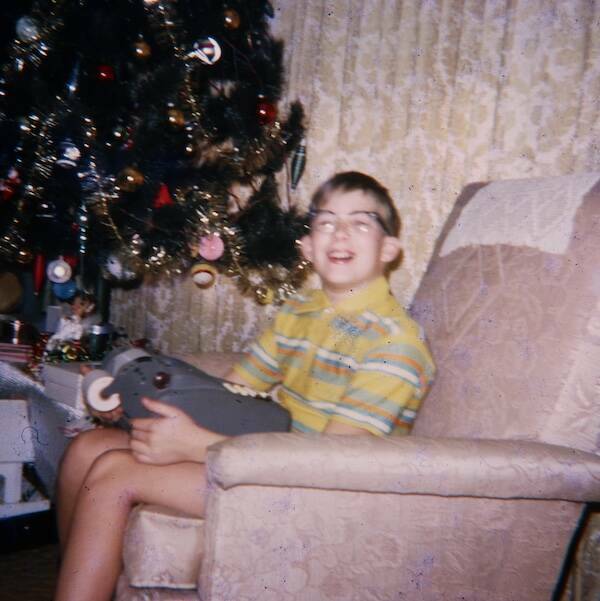 Retro Vibes, Modern Cringe