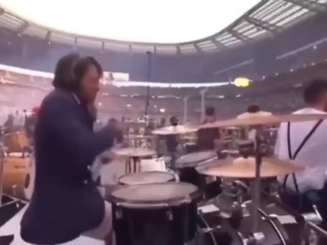 A 1,002 Musicians Performing “Smells Like Teen Spirit”