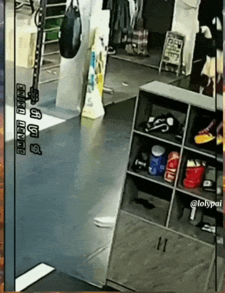 https://img.izismile.com/img/img15/20250524/gifs/daily_gifdump_5010_40.gif