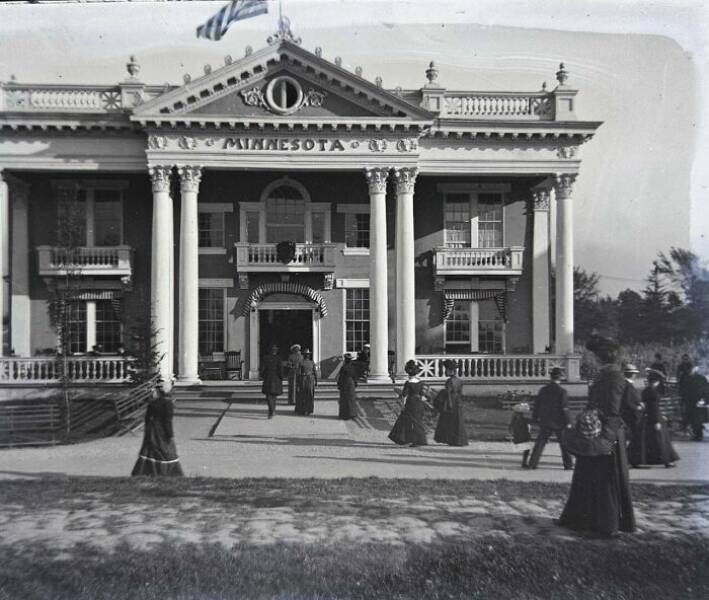 Fascinating Photos People Accidentally Stumbled Upon