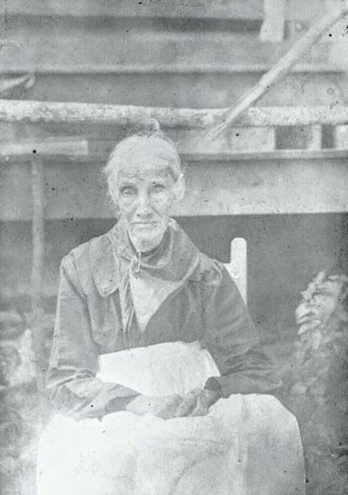 Unforgettable Haunting Antique Historical Photographs