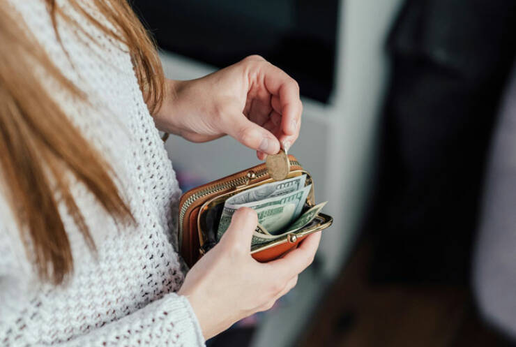 Little Things That Quietly Say ‘I Was Raised Poor’