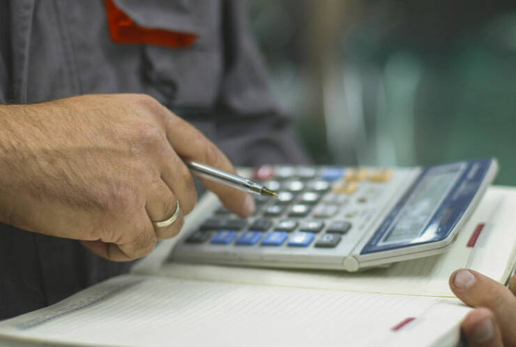 Little Things That Quietly Say ‘I Was Raised Poor’