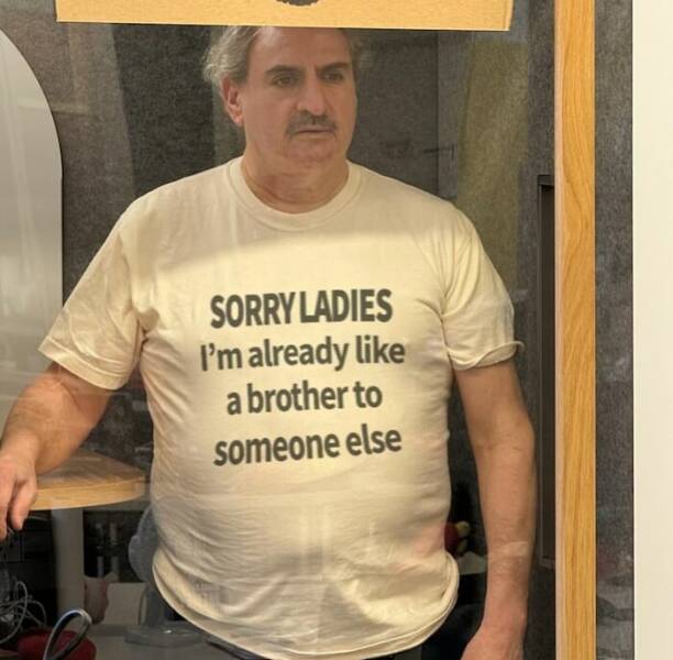 Snapshots From The Internet’s Favorite Weirdness Hub