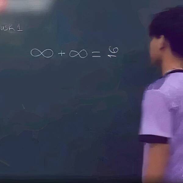 Snapshots From The Internet’s Favorite Weirdness Hub