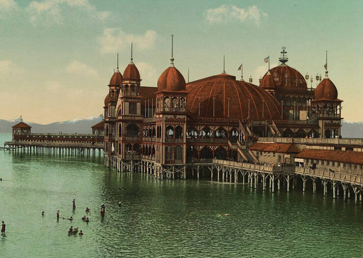 Unusual Buildings Lost to the Past