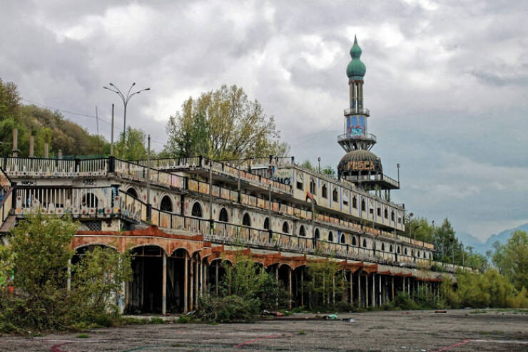Real-Life Locations So Creepy, Even Ghosts Would Pass