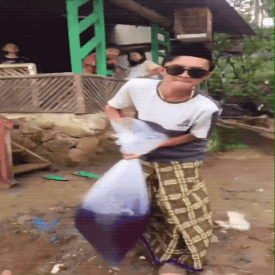 GIFs Fire Back At Fails