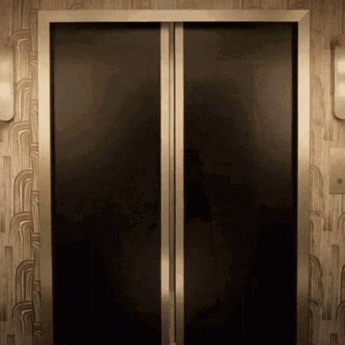 Things You Should Absolutely Not Say In Elevators