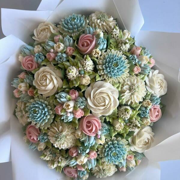 Edible Blossoms: Cupcakes Turned Into Art