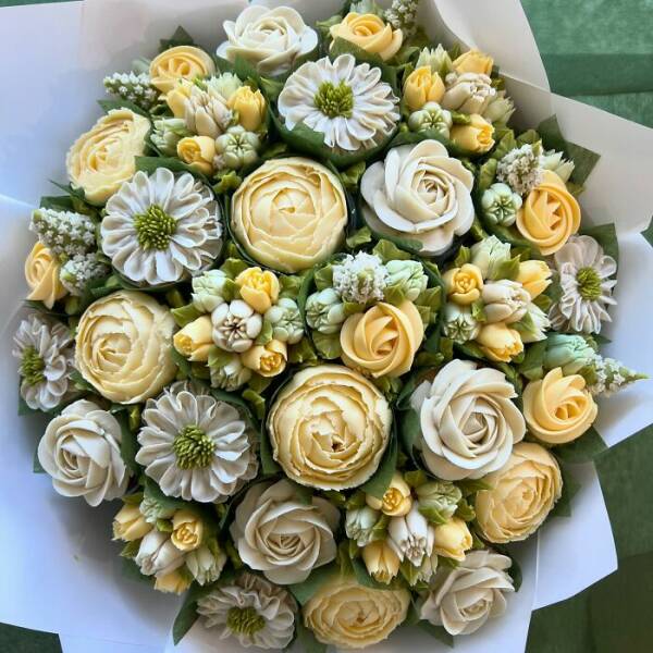 Edible Blossoms: Cupcakes Turned Into Art