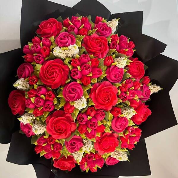 Edible Blossoms: Cupcakes Turned Into Art