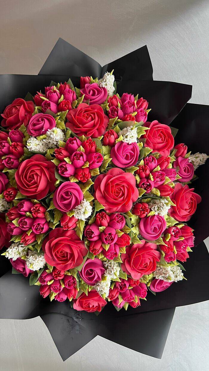 Edible Blossoms: Cupcakes Turned Into Art