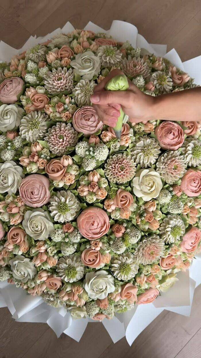 Edible Blossoms: Cupcakes Turned Into Art