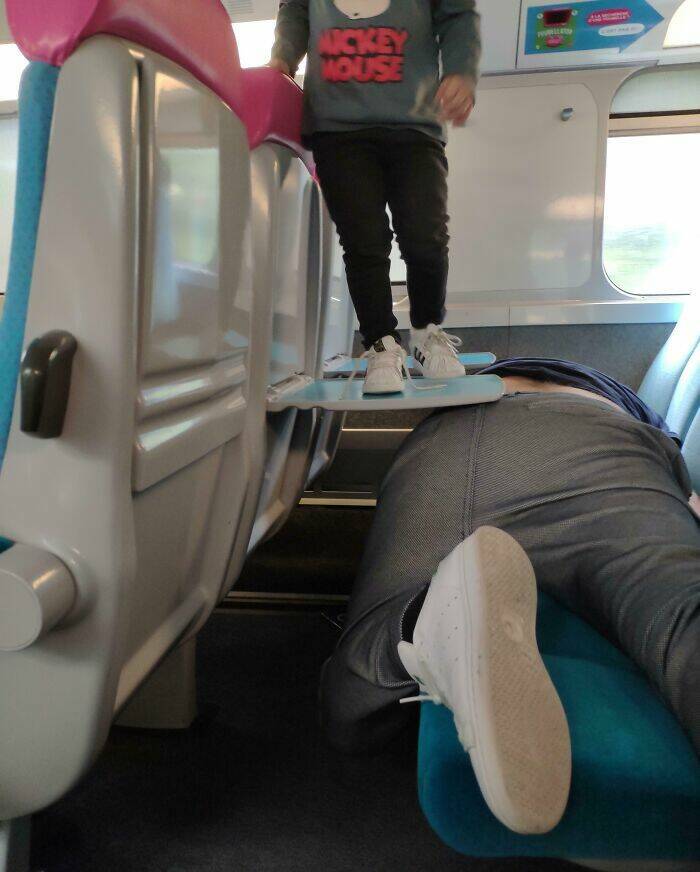 Public Transport Nightmares The People Who Make You Lose Faith In(02)