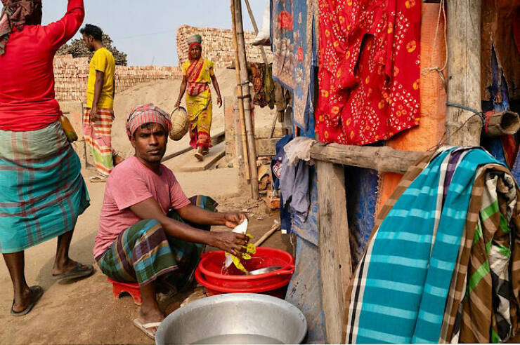 Raw And Real: Street Photography That Speaks Without Words