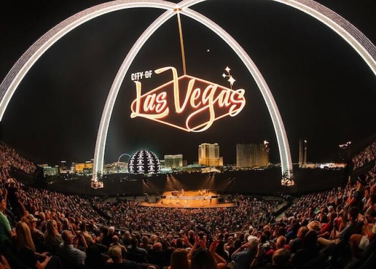 Kenny Chesney Lights Up the Vegas Sphere with Jaw-Dropping Visuals