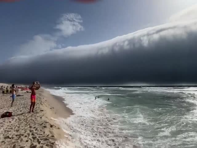The Tsunami Cloud Reaches Portugal Coastline