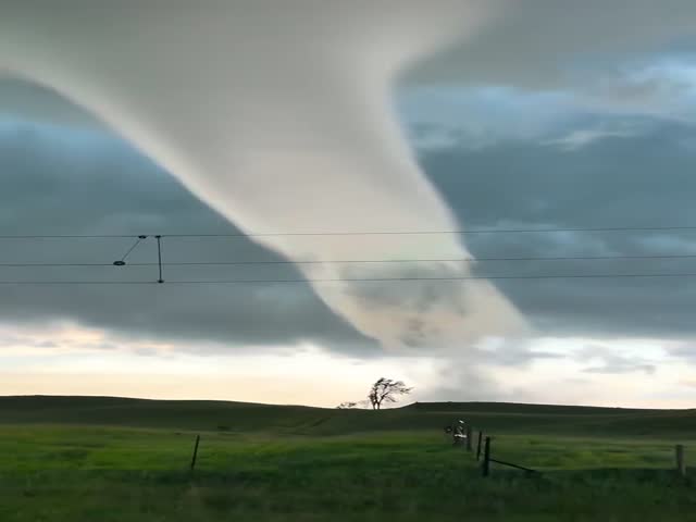 An Unbelievable Tornado Intercept