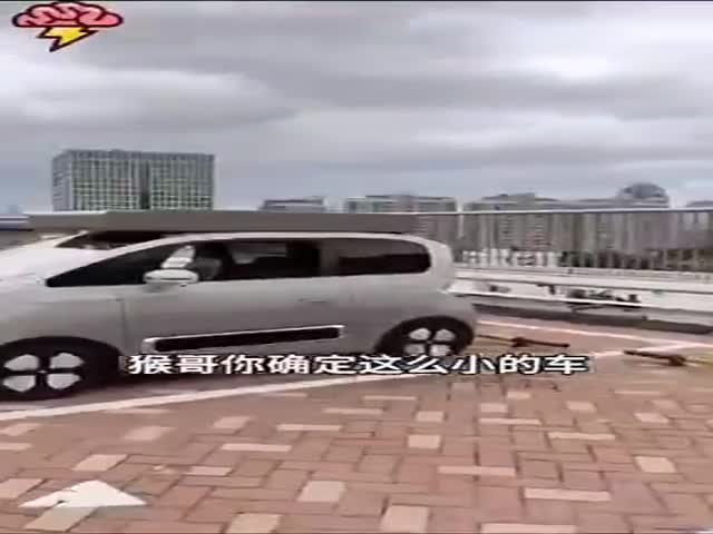 In China, Young People Often Live In Their Cars