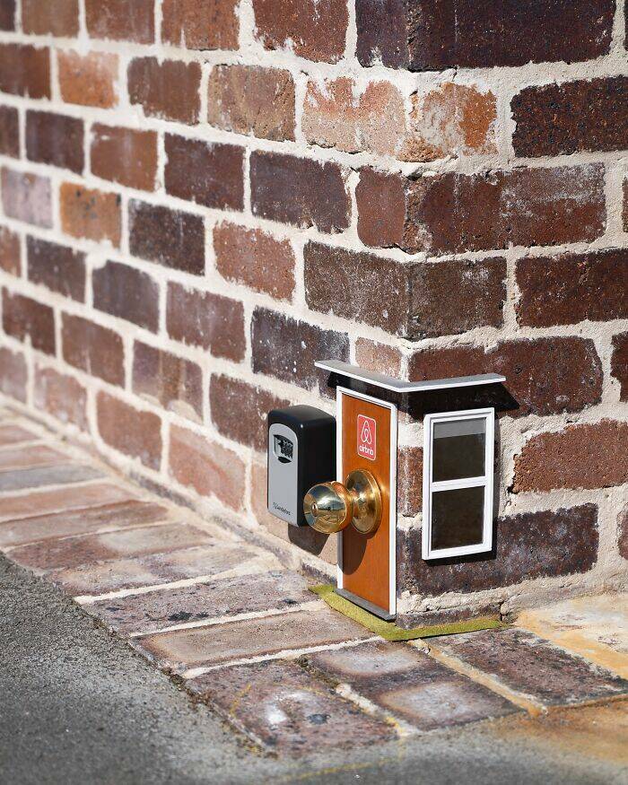 Street Art, Shrunken and Hilarious