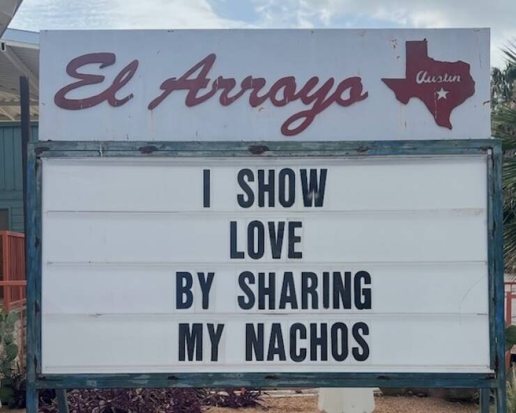 Hilarious El Arroyo Signs That Always Hit the Spot
