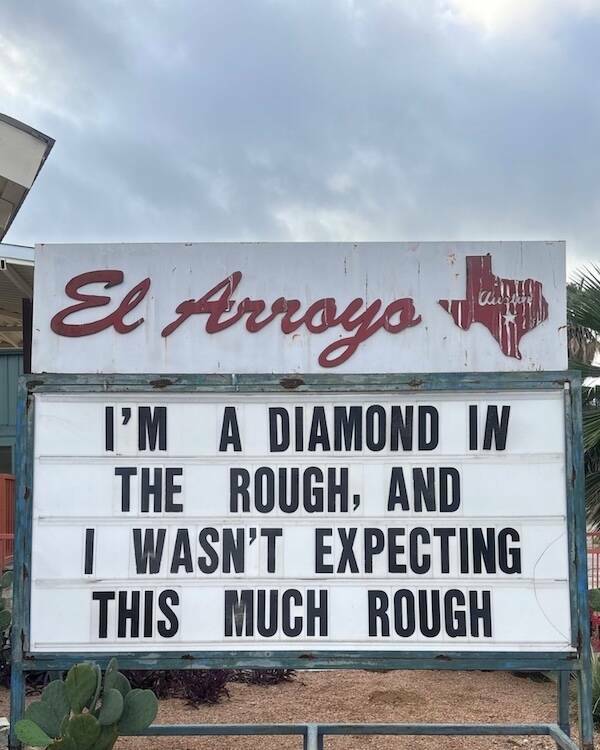 Hilarious El Arroyo Signs That Always Hit the Spot