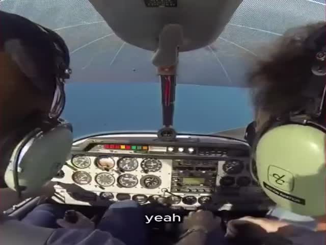 Instructor Calmly Guides Student Through Spin Recovery
