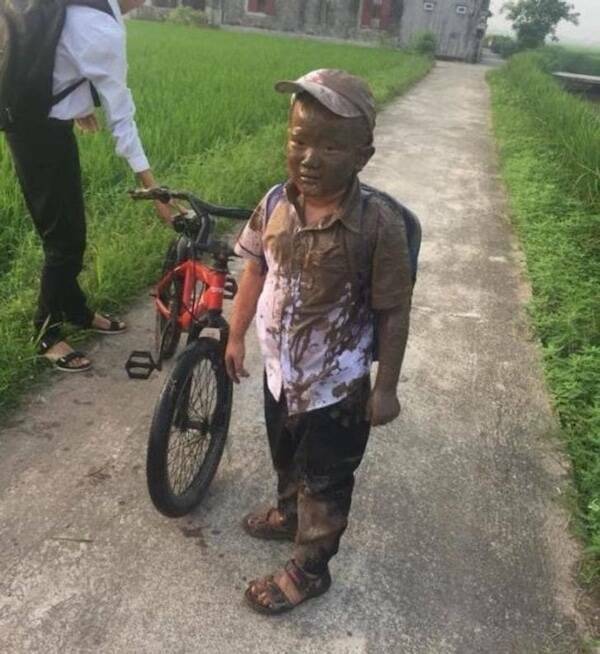 Tiny Humans, Big Chaos Tiny Humans, Big Chaos