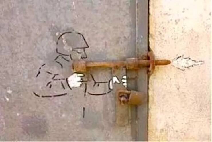 The Internet’s Strangest Snapshots