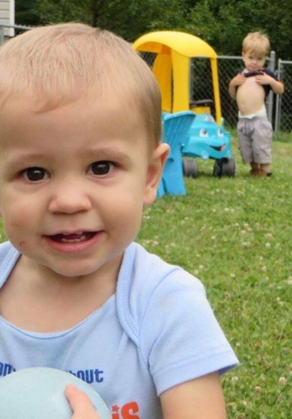 The Internet’s Strangest Snapshots