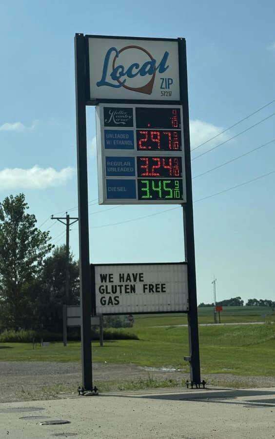 Witty Signs That Deserve a Slow Clap