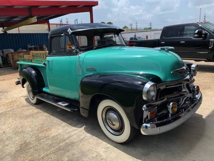 Jaw-Dropping Trucks Built to Impress