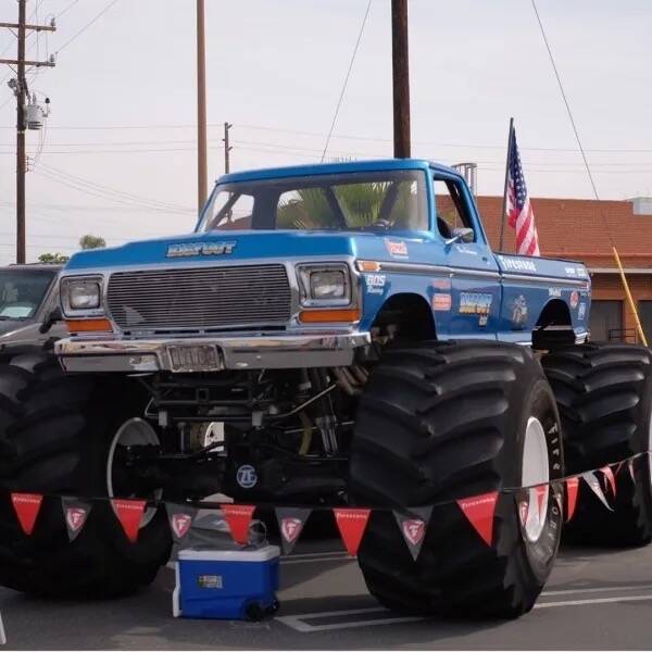 Jaw-Dropping Trucks Built to Impress Jaw-Dropping Trucks Built to Impress