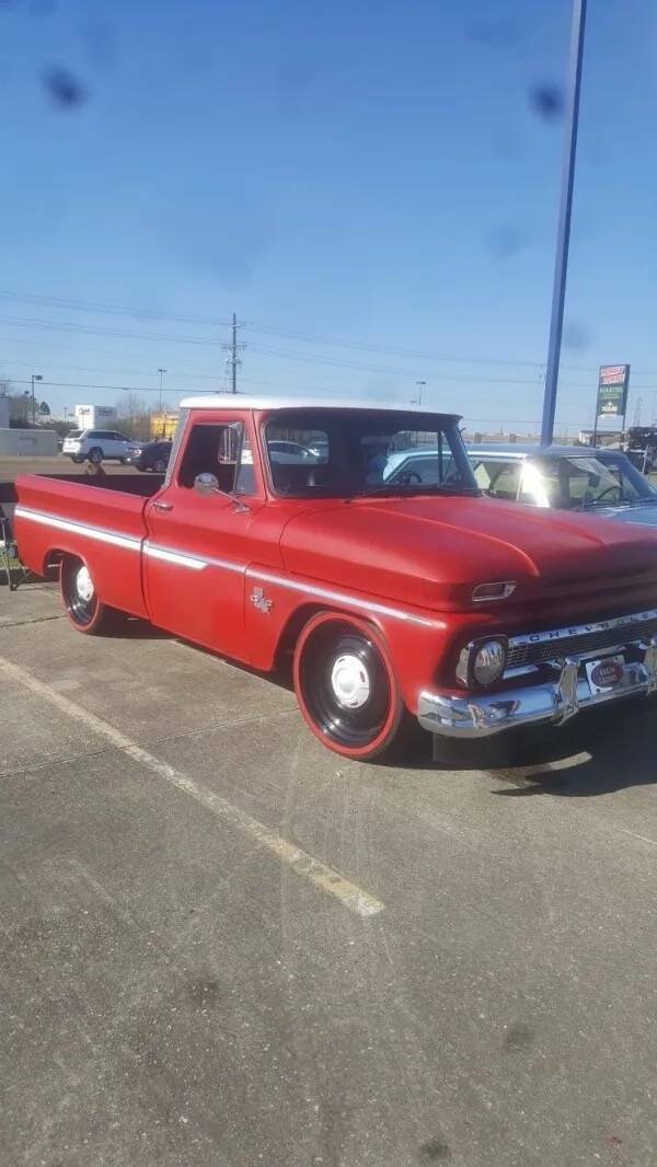 Jaw-Dropping Trucks Built to Impress