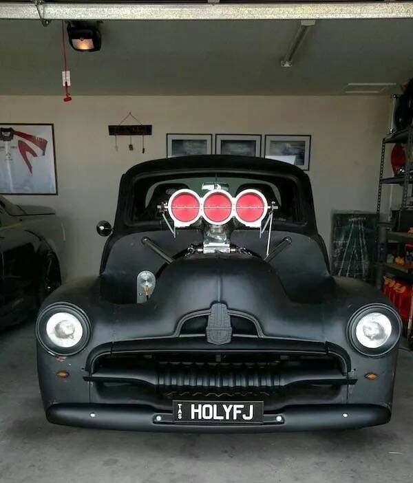 Jaw-Dropping Trucks Built to Impress Jaw-Dropping Trucks Built to Impress