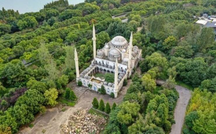 Hauntingly Beautiful Abandoned Spaces