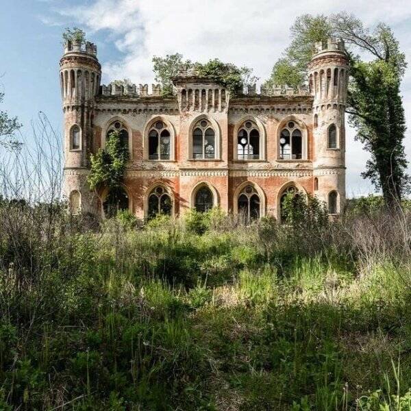 Hauntingly Beautiful Abandoned Spaces