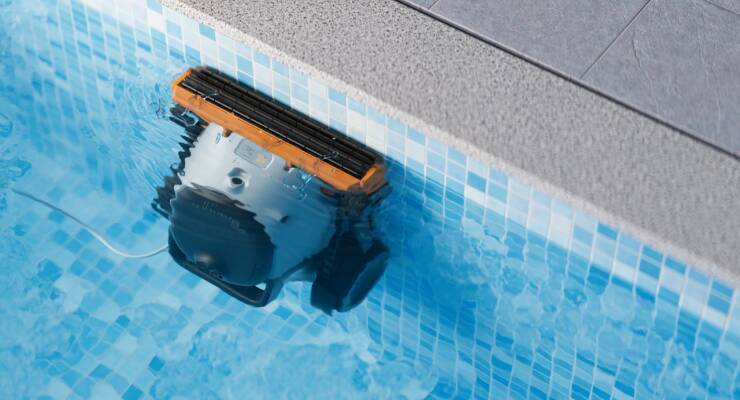 Swimming Pool Robot Cleaner and Automatic Vacuum Picks for Easy Upkeep