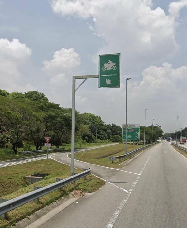 Slightly Fascinating Shots from Everyday Life